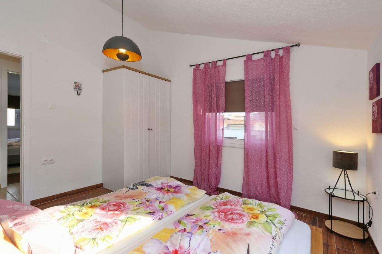 Malu Vir Apartment ภายนอก รูปภาพ
