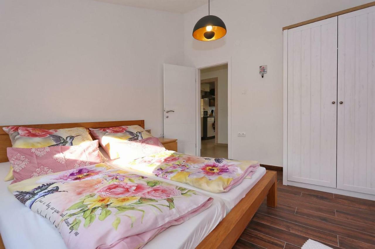 Malu Vir Apartment ภายนอก รูปภาพ